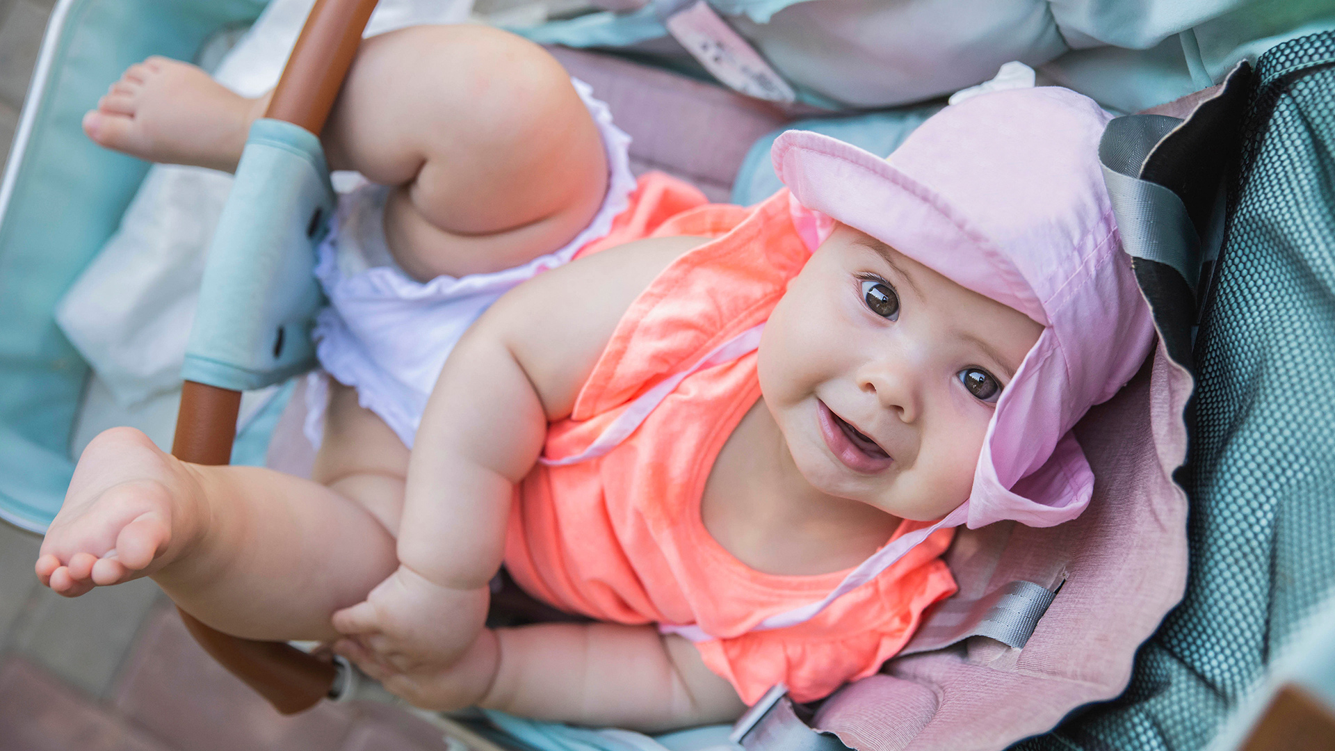 baby in summer outfit