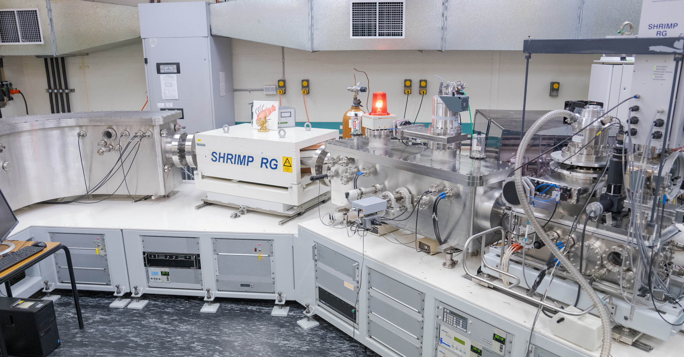 Designed for geological studies, the Sensitive High Resolution Ion MicroProbe (SHRIMP) can be used to determine the balance of different atomic variants in many different kinds of material – including teeth. Image: Nic Vevers/ANU SHRIMP lab