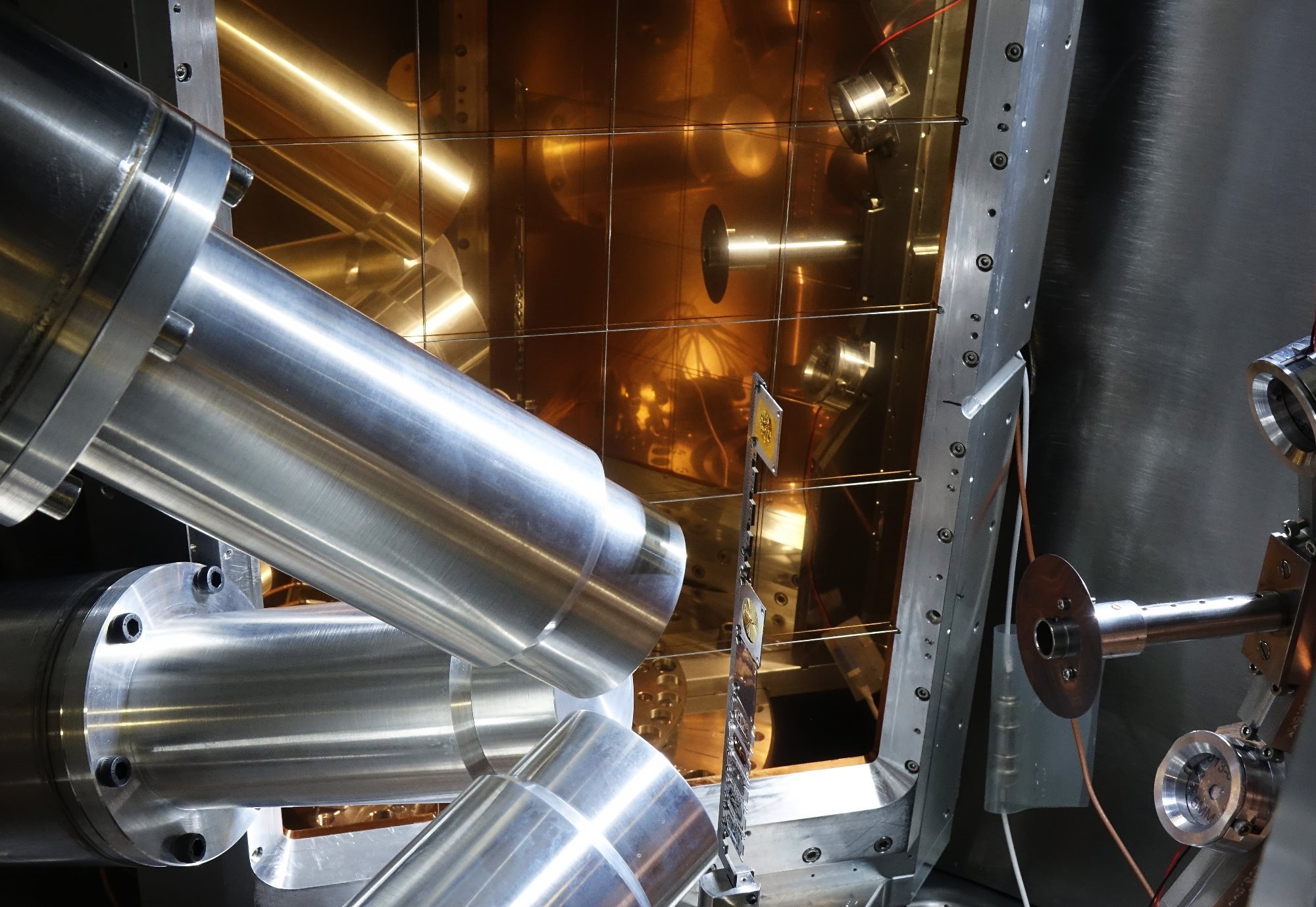 CUBE fission detector system