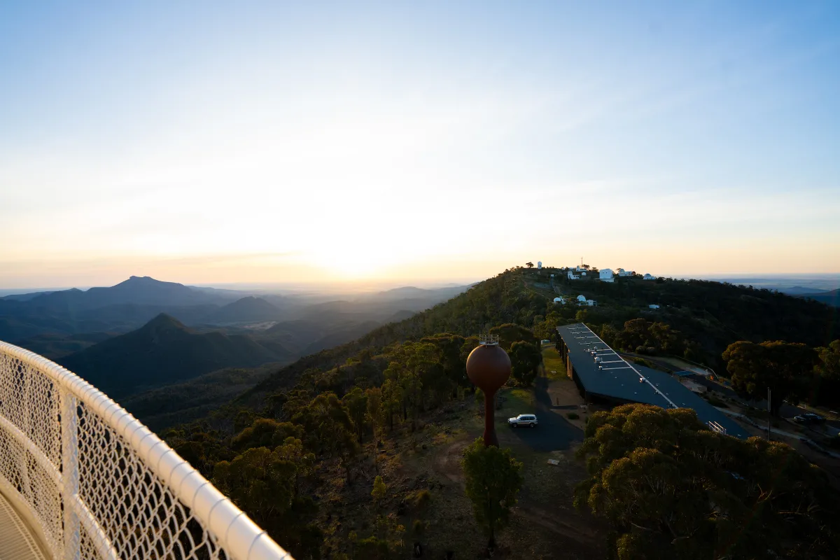Siding Spring landscape from atop the AAT