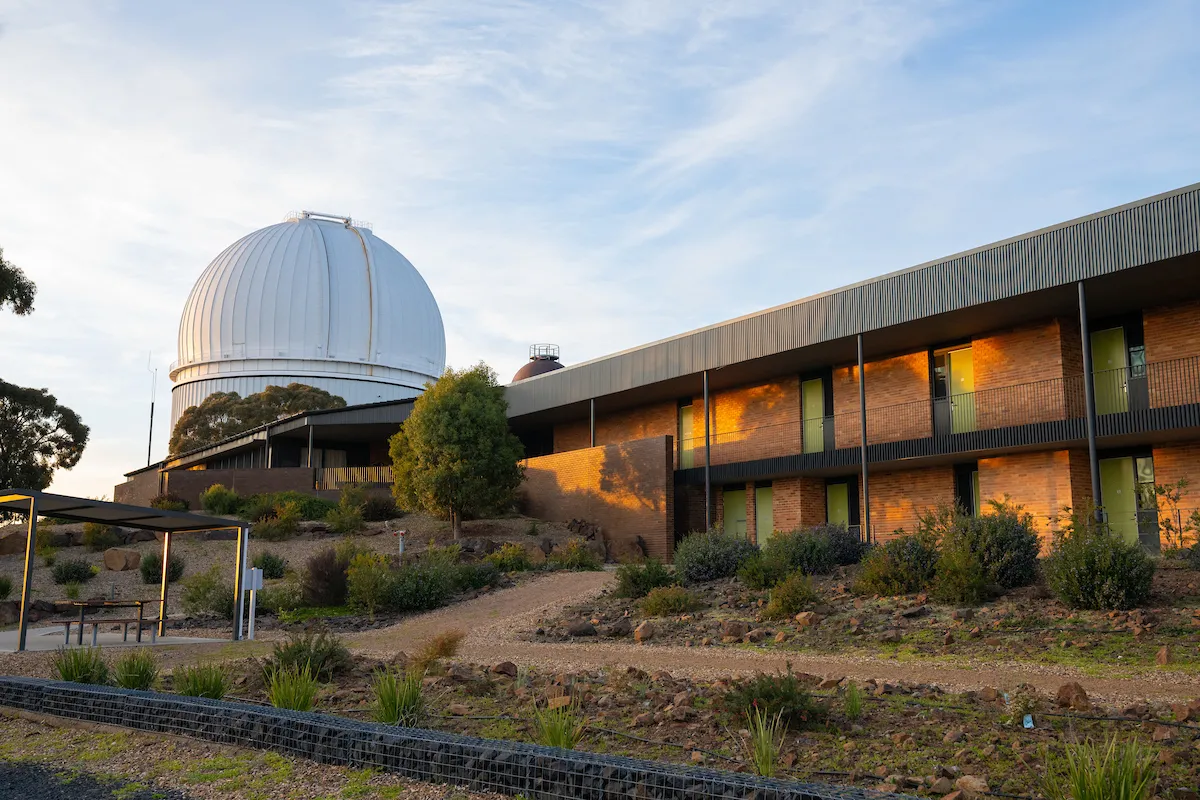 Anglo-Australian telescope and the Lodge at Siding Spring Observatory. Photo: Nic Vevers/ANU Observatory buildings